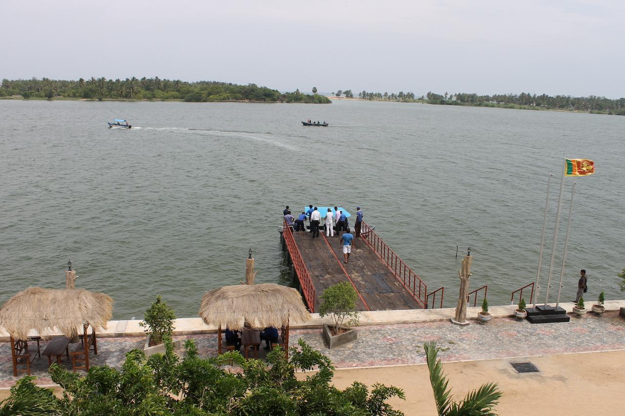 Hotel East Lagoon Batticaloa Bagian luar foto