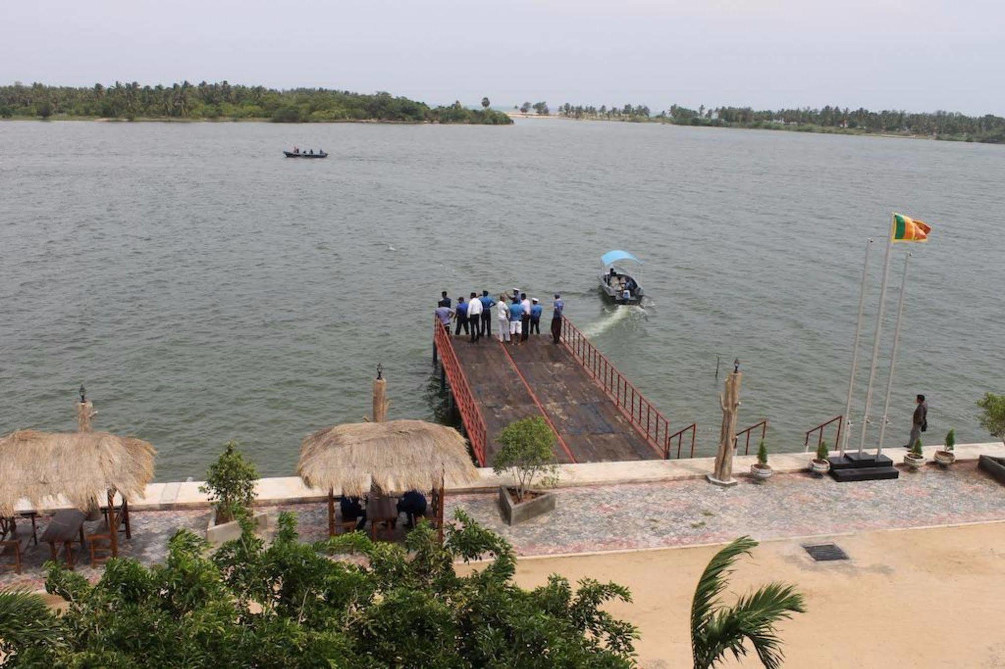 Hotel East Lagoon Batticaloa Bagian luar foto